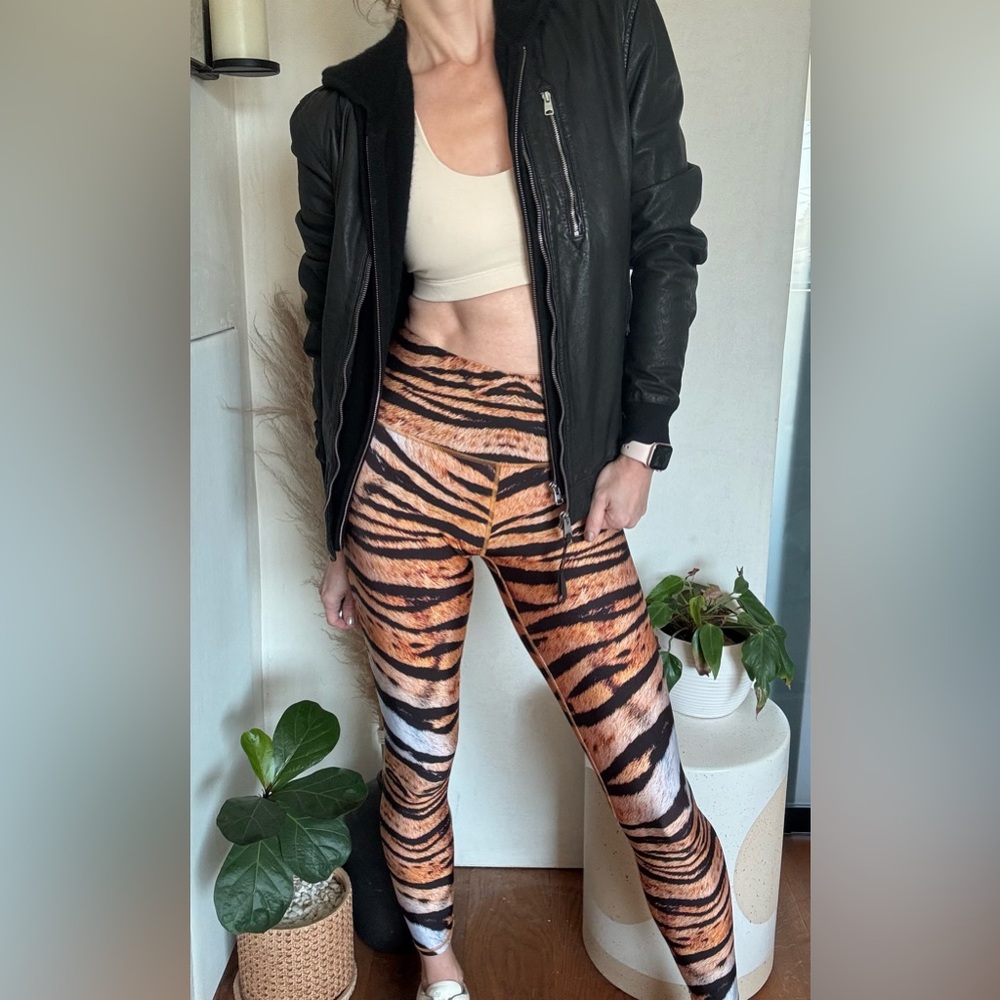 Terez tiger goals hi shine leggings
